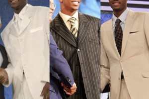 湖媒：想象一下10年前你告诉自己沃尔会比勒布朗还先退役